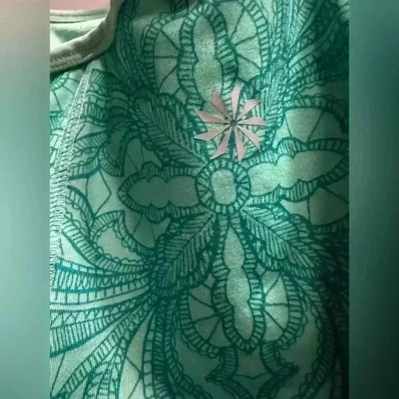 LIKE NEW | Athleta Women’s Harmonious Tank Top | Green | Size XS - Picture 8 of 11